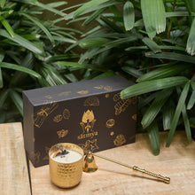 Load image into Gallery viewer, Vanilla and Tonka Bean Scented Soy Wax Candle
